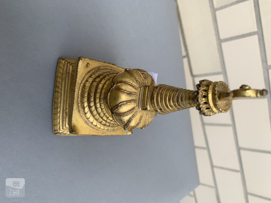 A GILT-BRONZE STUPA - 图9